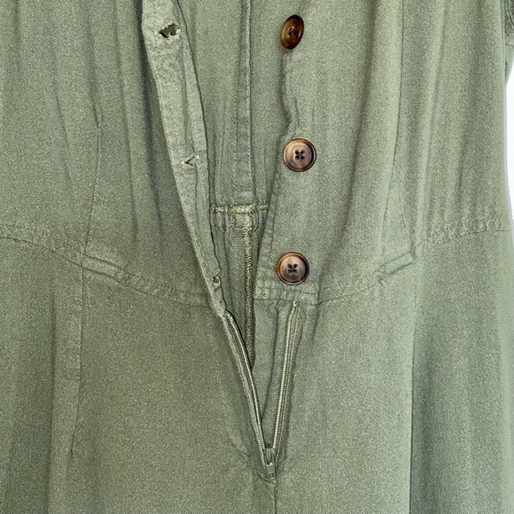 Old Navy Women’s Jumpsuit, Linen-Blend, Short Sleeve, Sage Green, SMALL PETITE - Picture 6 of 14